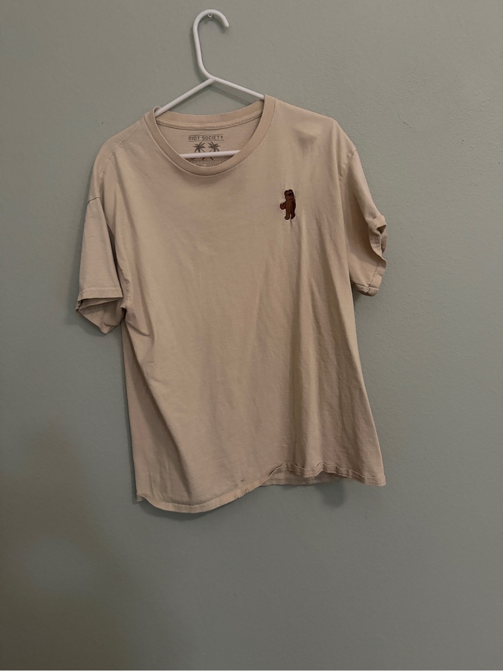 riot society Beige Short-Sleeve Graphic Tee with Brown Embroidered Bear